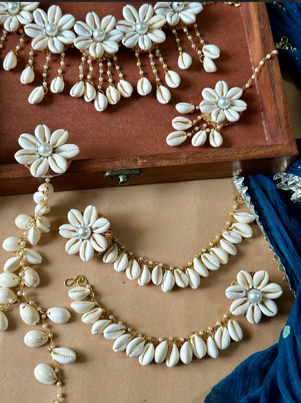 Crowrie Jwellery Set